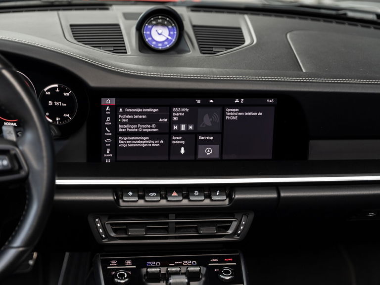 Porsche 992 Carrera 4S