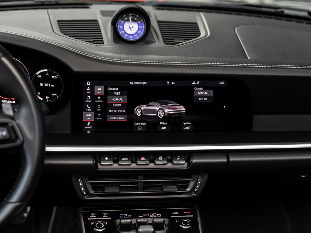 Porsche 992 Carrera 4S