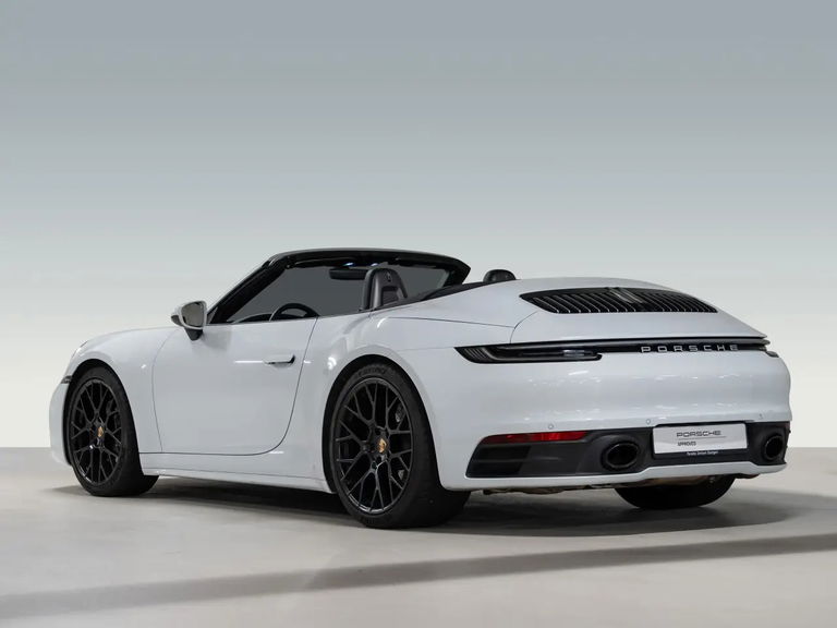 Porsche 992 Carrera 4