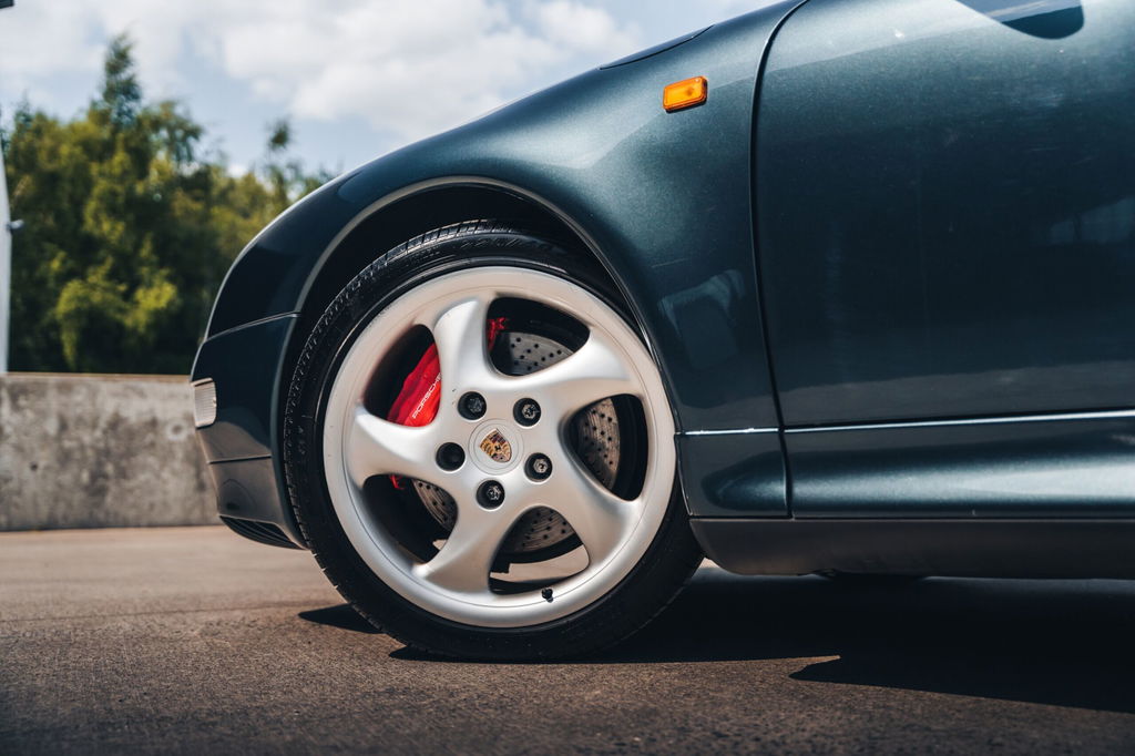 Porsche 993 Carrera 4S