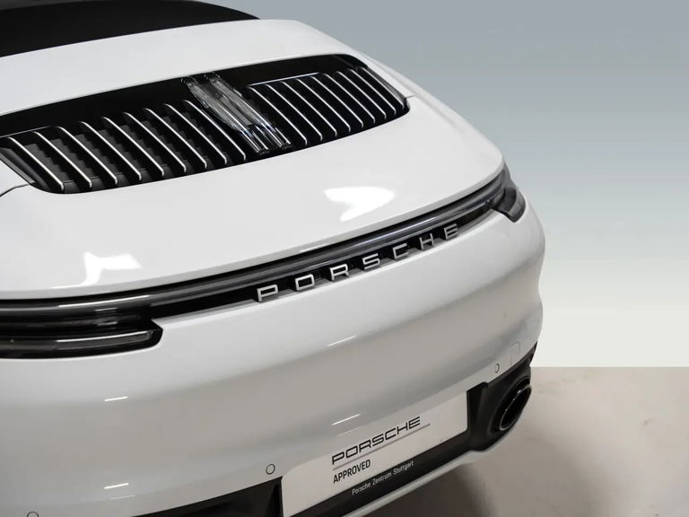 Porsche 992 Carrera 4