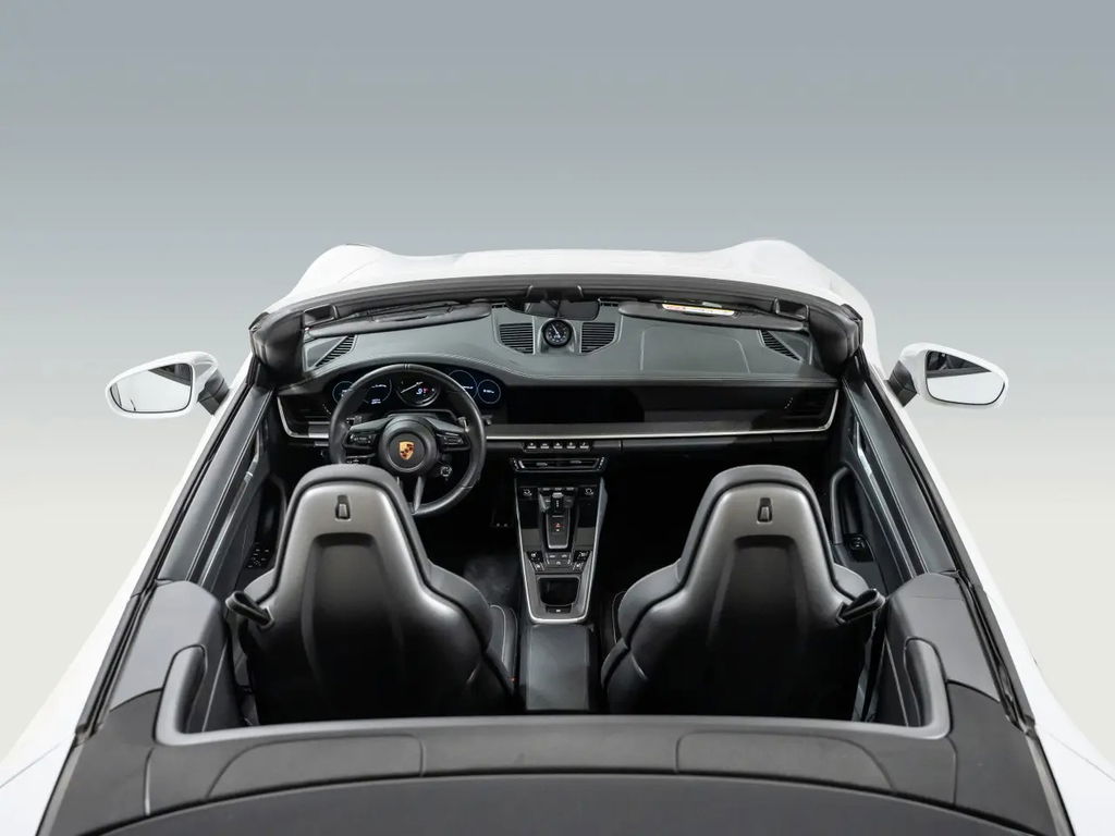 Porsche 992 Carrera 4