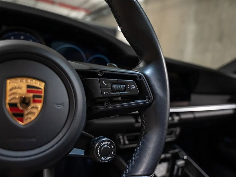 Porsche 992 Carrera 4