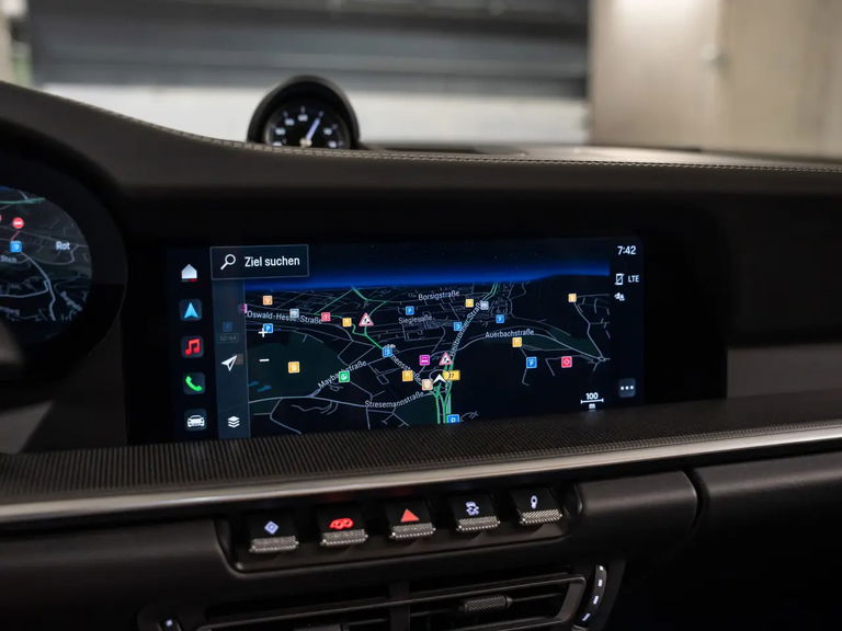 Porsche 992 Carrera 4