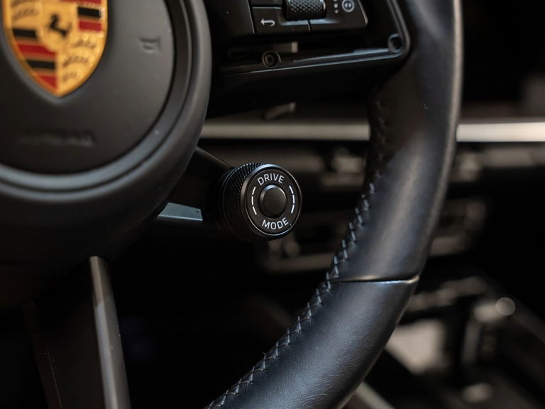 Porsche 992 Carrera 4