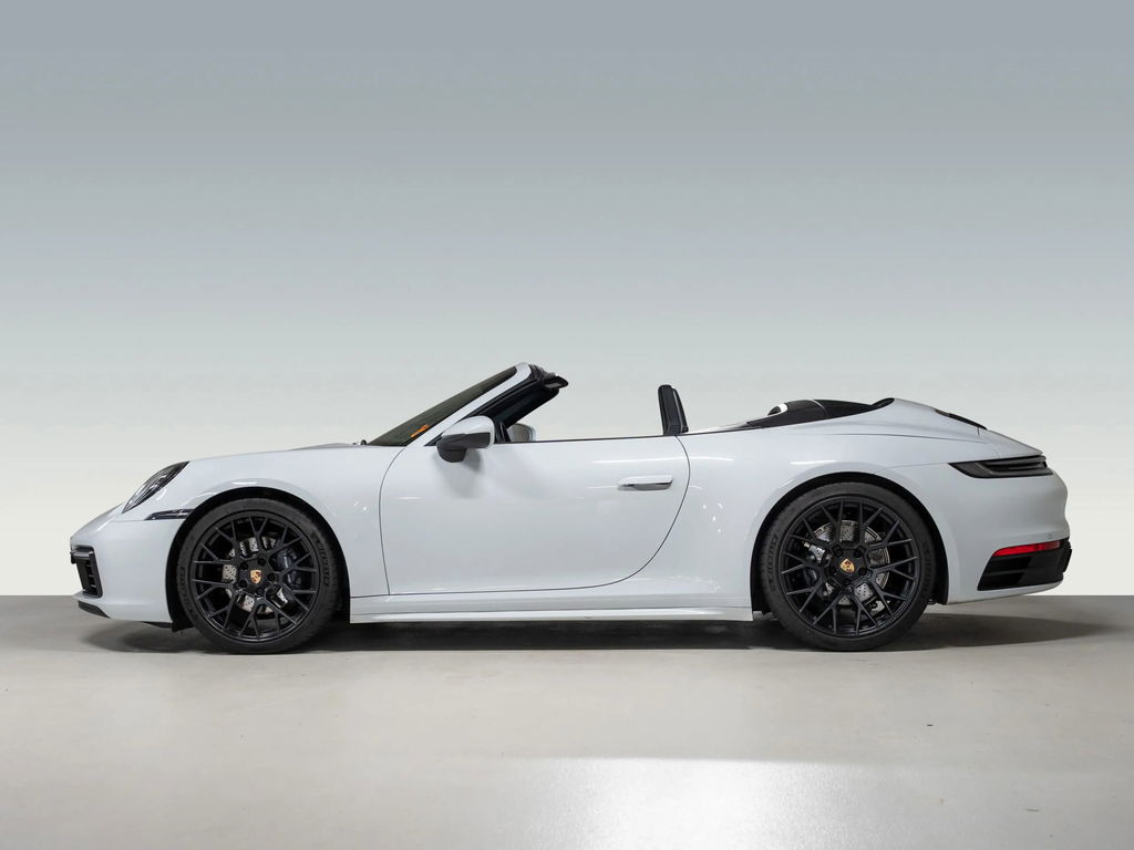 Porsche 992 Carrera 4