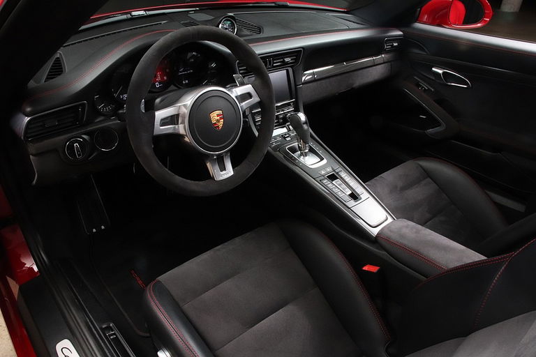 Porsche 991 Carrera GTS
