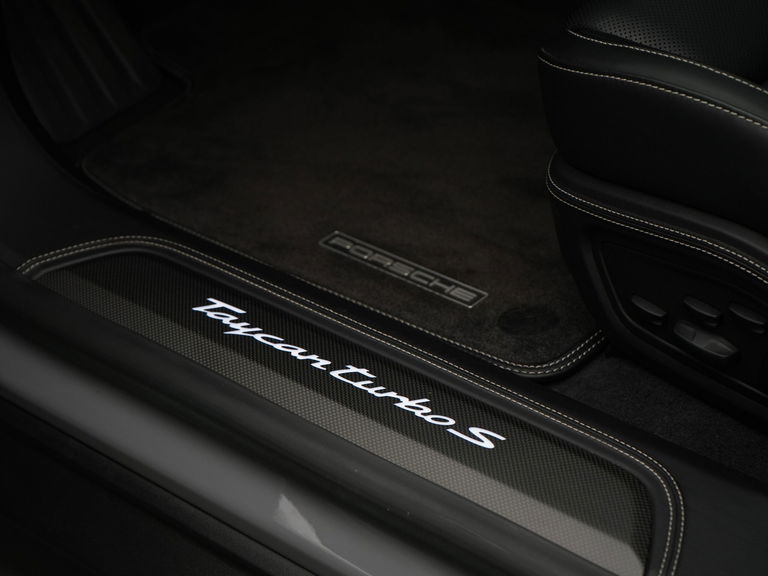 Porsche Taycan Turbo S Sport Turismo