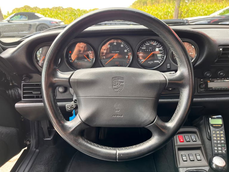 Porsche 993 Carrera 4