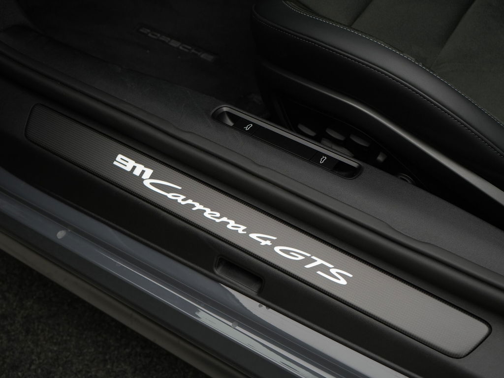 Porsche 992.2 Carrera 4 GTS