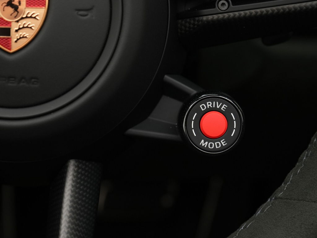 Porsche 992.2 Carrera 4 GTS