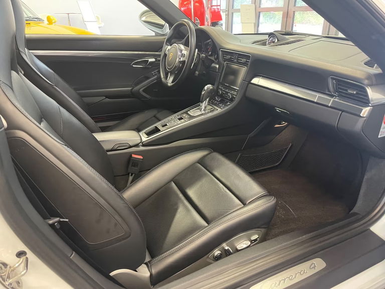 Porsche 991 Carrera 4