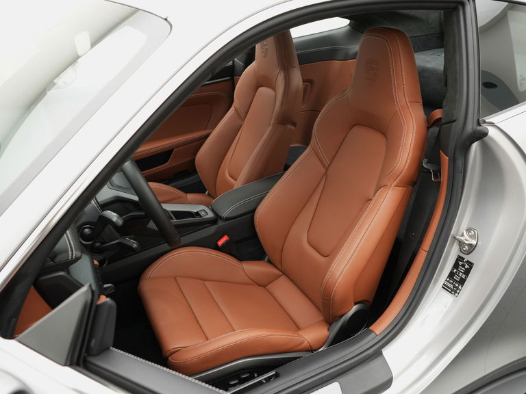 Porsche 992 GT3 Touring