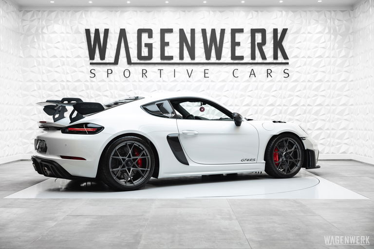 Porsche 718 Cayman GT4 RS