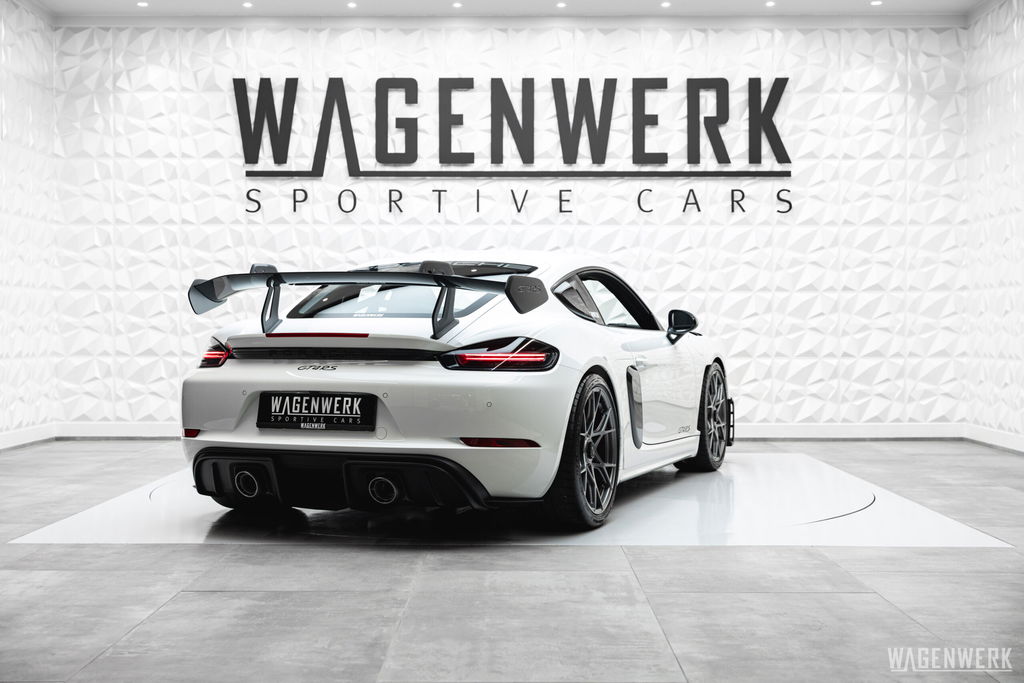 Porsche 718 Cayman GT4 RS