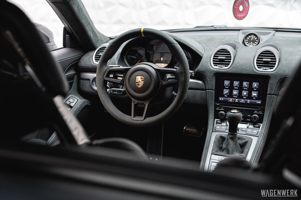 Porsche 718 Cayman GT4 RS