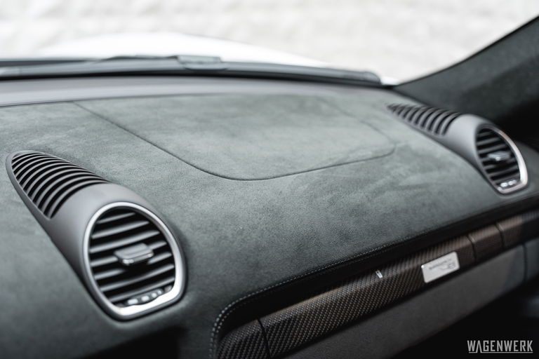 Porsche 718 Cayman GT4 RS