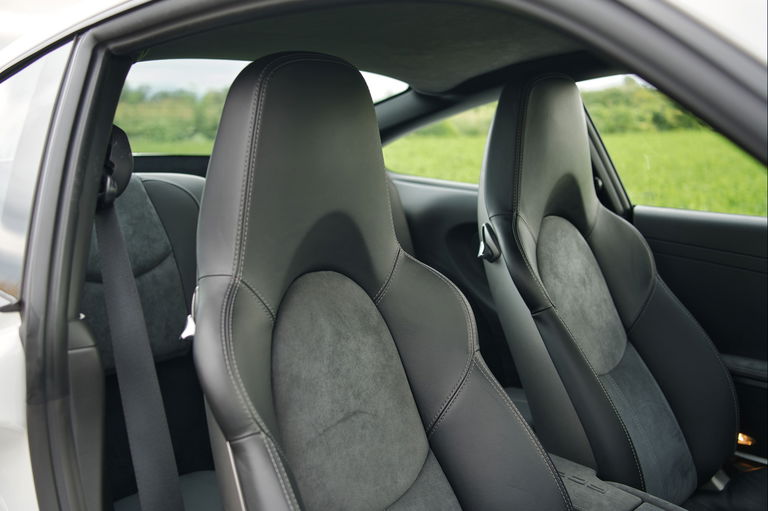 Porsche 997.2 Carrera GTS