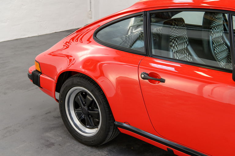 Porsche 911 Carrera 3.2
