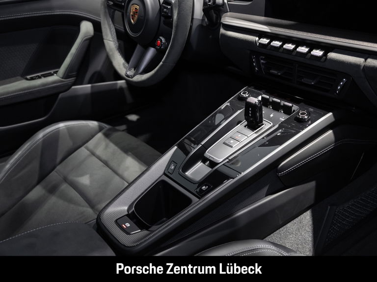 Porsche 992.2 Carrera 4 GTS