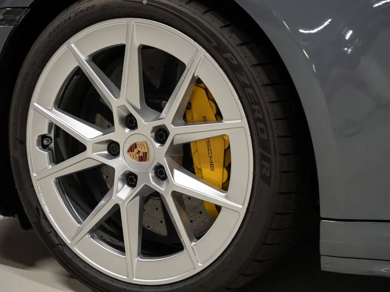 Porsche 992.2 Carrera GTS