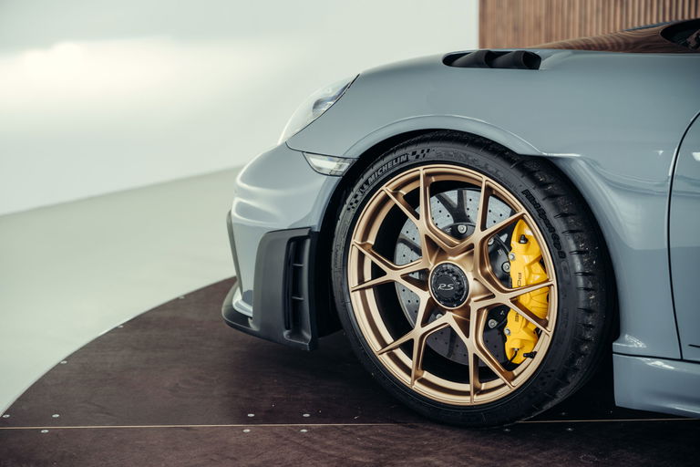 Porsche 718 Spyder RS