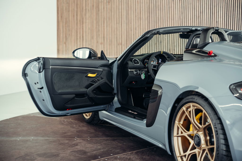 Porsche 718 Spyder RS