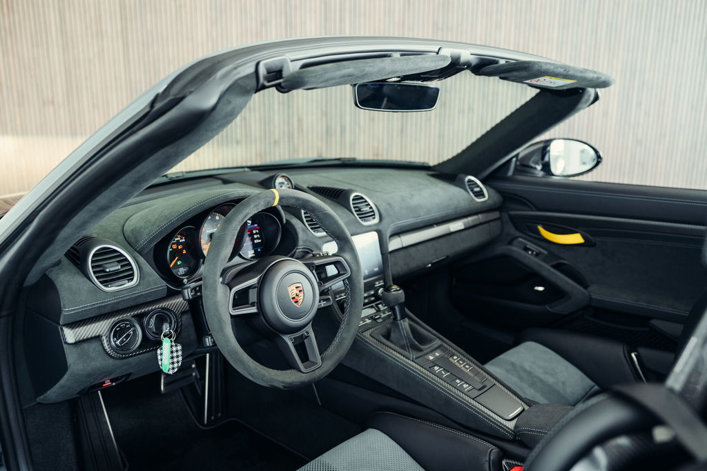 Porsche 718 Spyder RS