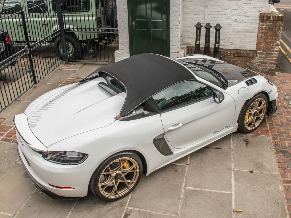 Porsche 718 Spyder RS