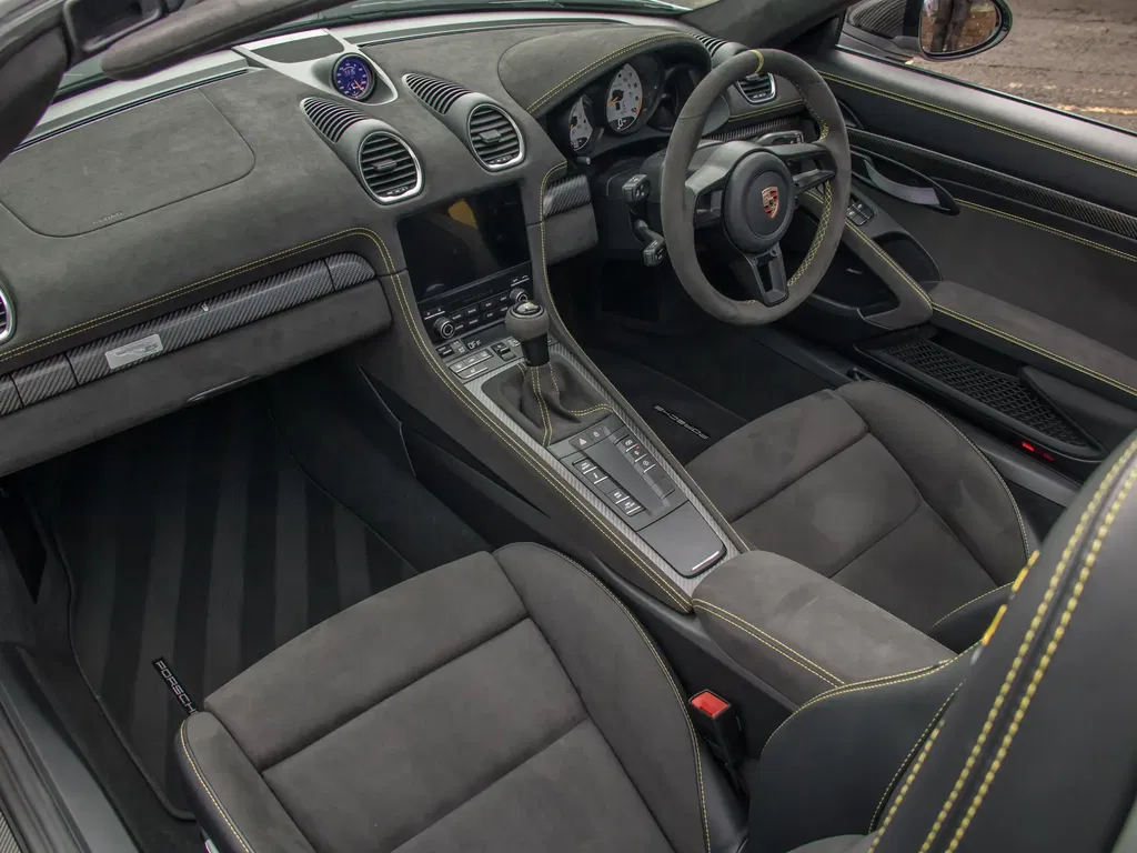 Porsche 718 Spyder RS