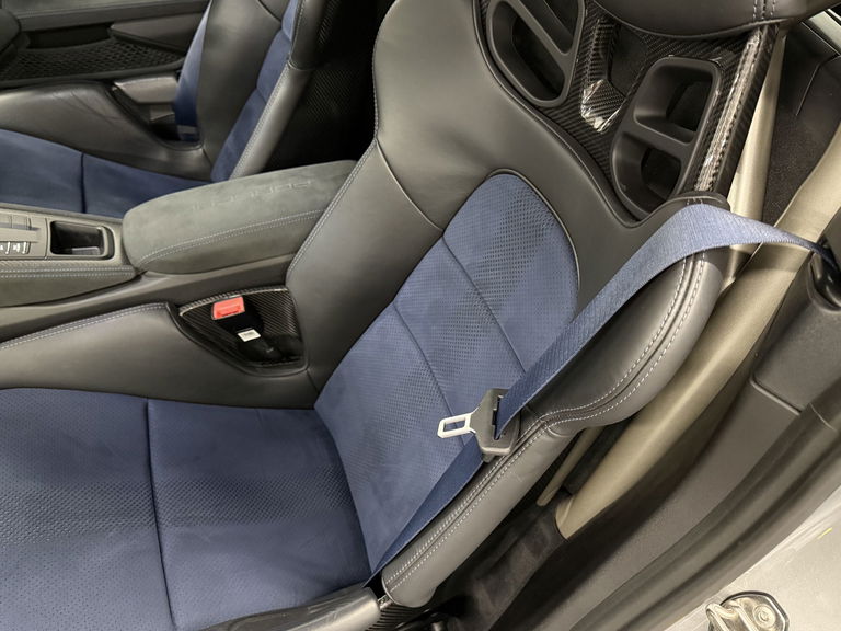 Porsche 718 Cayman GT4 RS