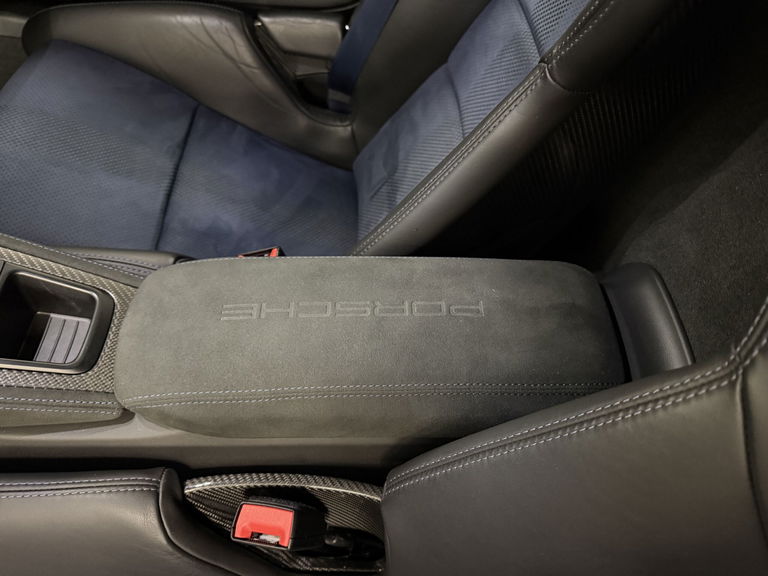 Porsche 718 Cayman GT4 RS