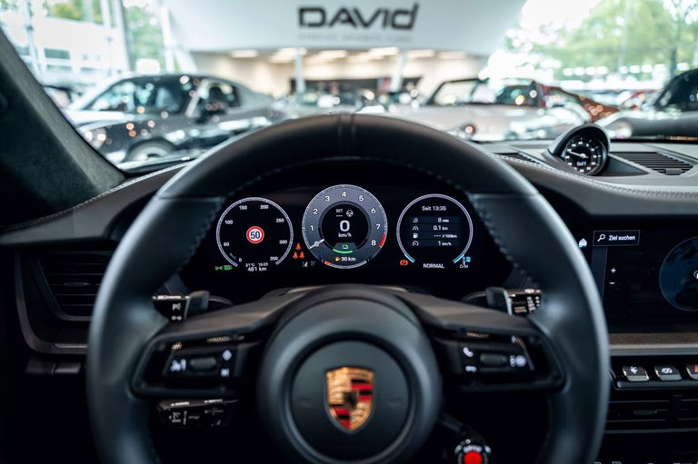 Porsche 992.2 Carrera 4 GTS