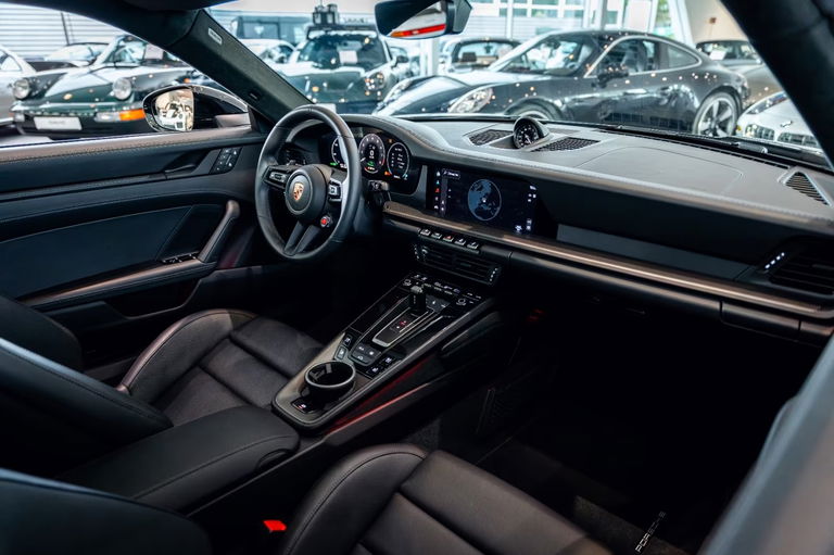 Porsche 992.2 Carrera 4 GTS