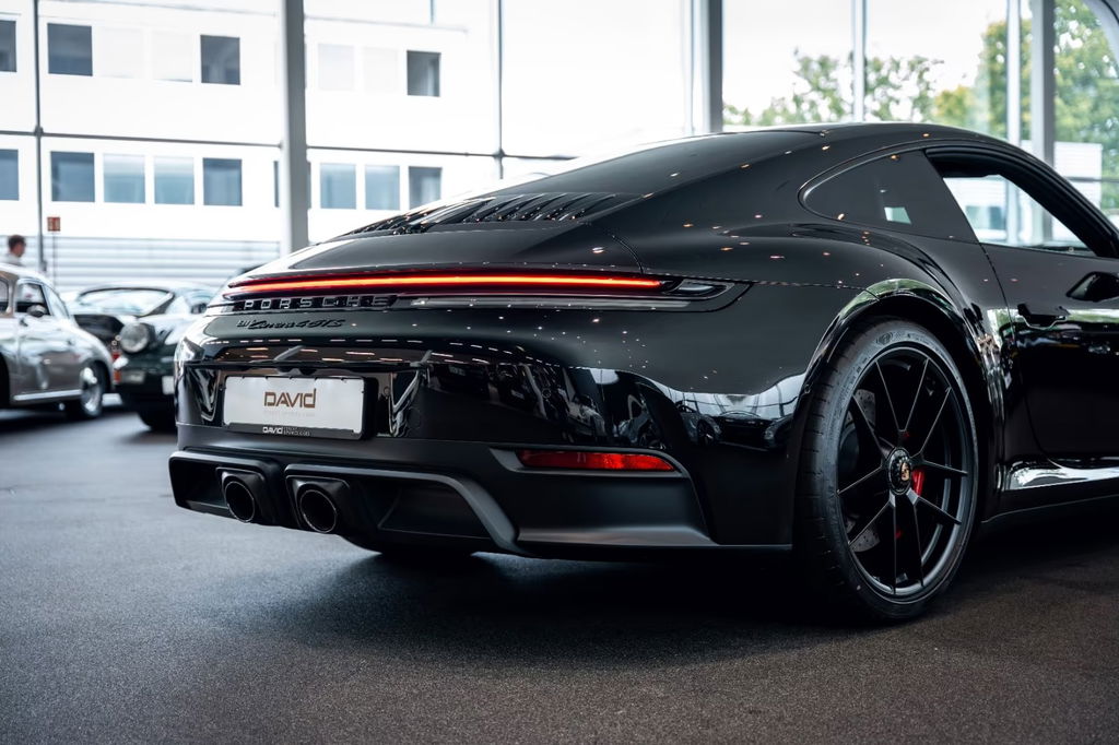 Porsche 992.2 Carrera 4 GTS