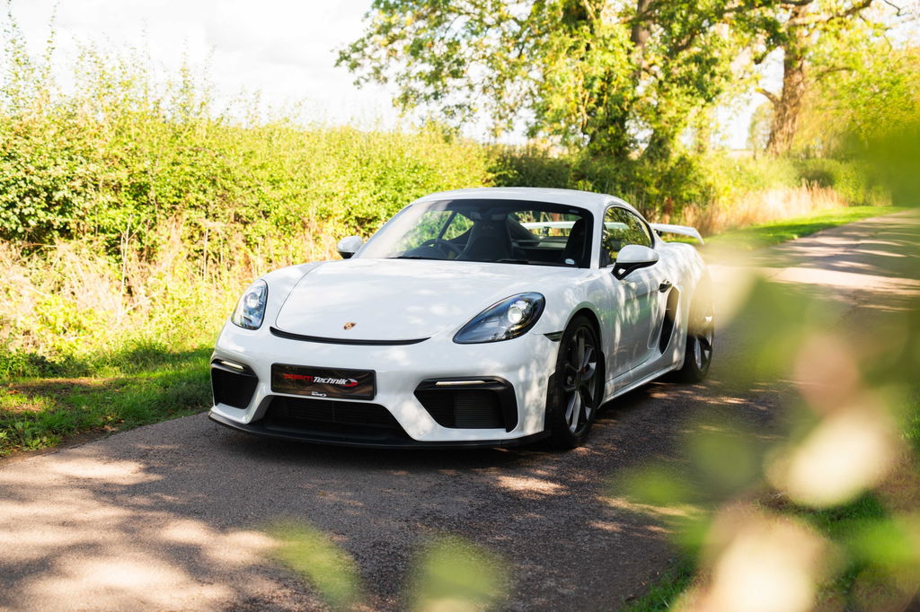 Porsche 718 Cayman GT4