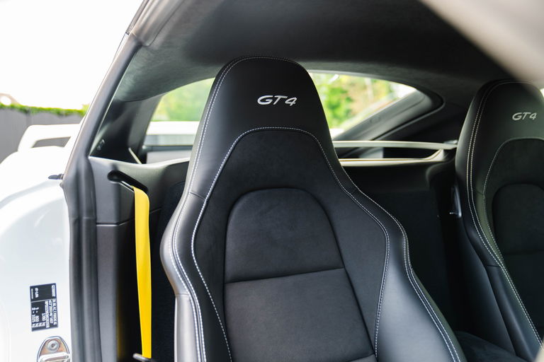 Porsche 718 Cayman GT4