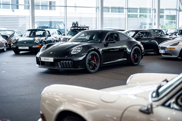 Porsche 992.2 Carrera 4 GTS