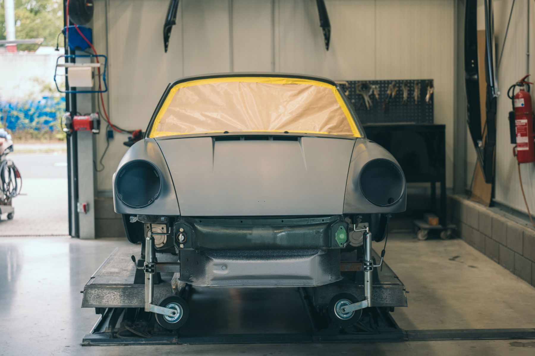 Porsche 964 Carrera Rohkarosse von Manufaktur 964 bei Lackiererei Sinsig