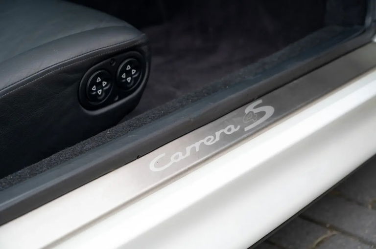 Porsche 993 Carrera 4S