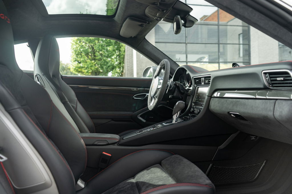 Porsche 991 Carrera GTS