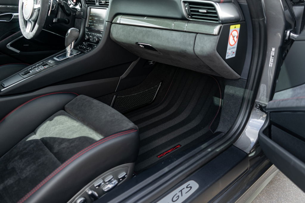 Porsche 991 Carrera GTS