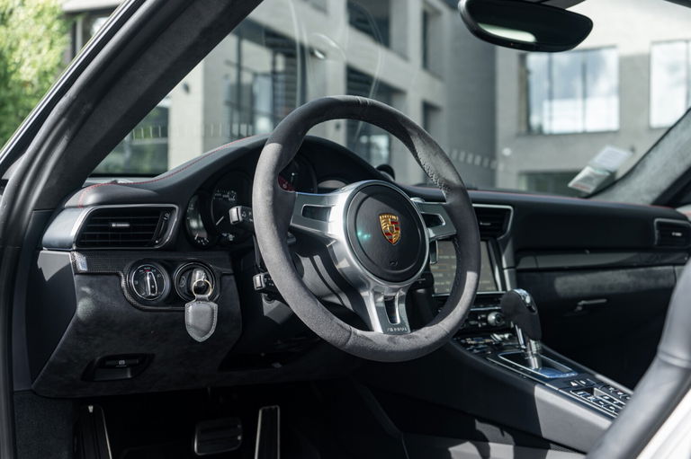 Porsche 991 Carrera GTS