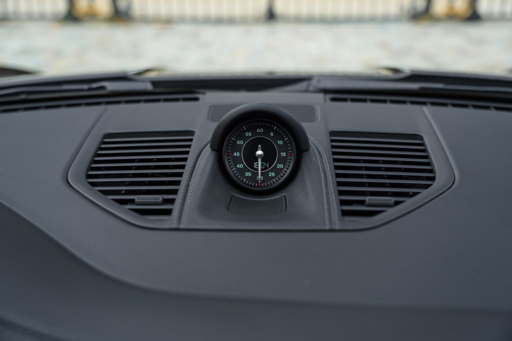 Porsche 992 Sport Classic