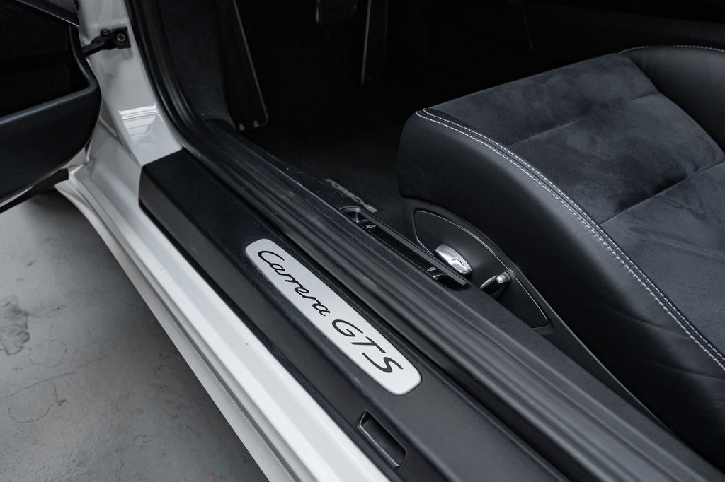 Porsche 991 Carrera GTS