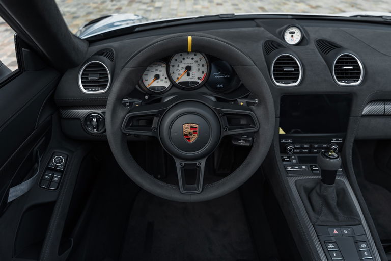 Porsche 718 Spyder RS