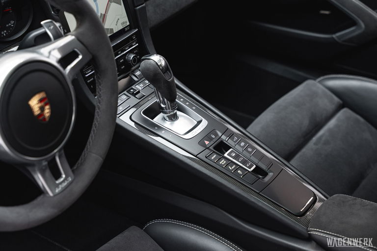 Porsche 991 Carrera 4 GTS