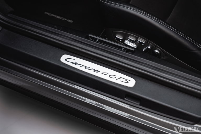 Porsche 991 Carrera 4 GTS