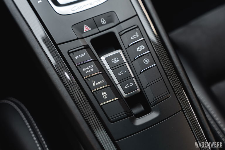 Porsche 991 Carrera 4 GTS