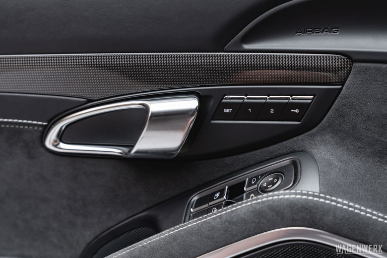 Porsche 991 Carrera 4 GTS